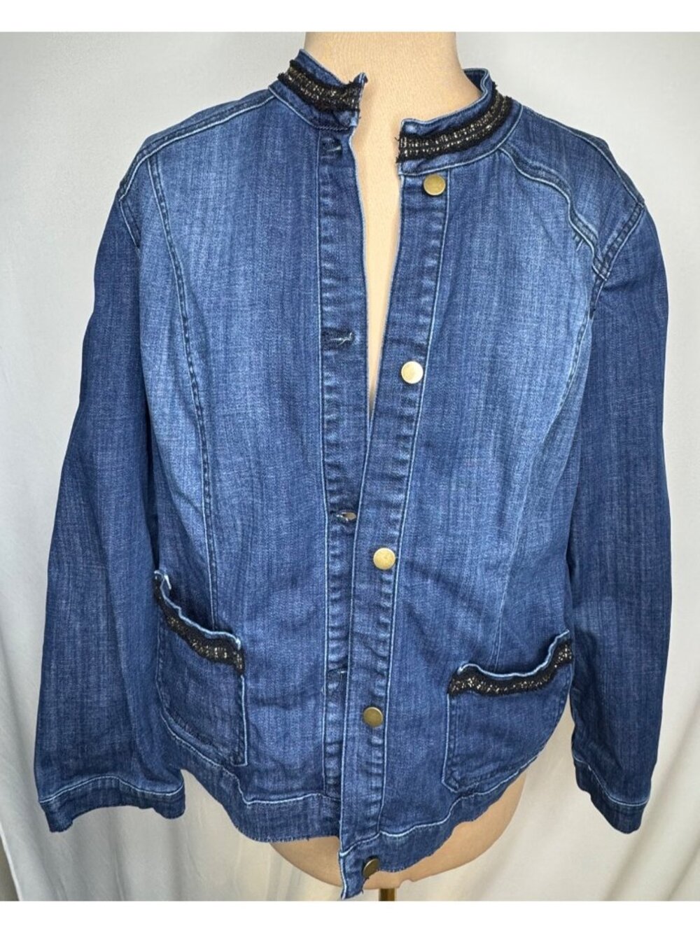 Chicos Womens Denim Jacket Size 2 With Embellished Collar & Pockets